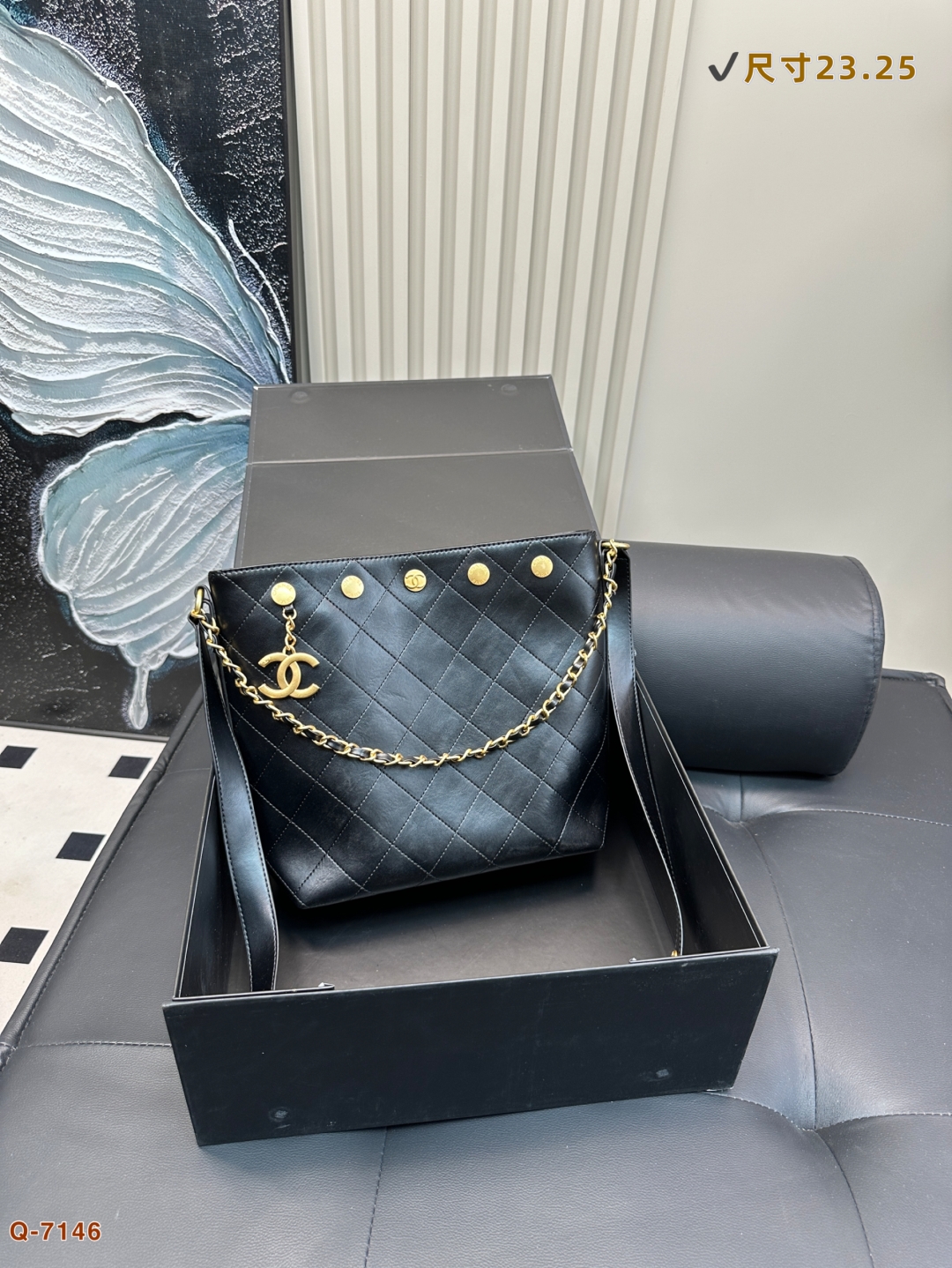 C-L Rivet bucket bag