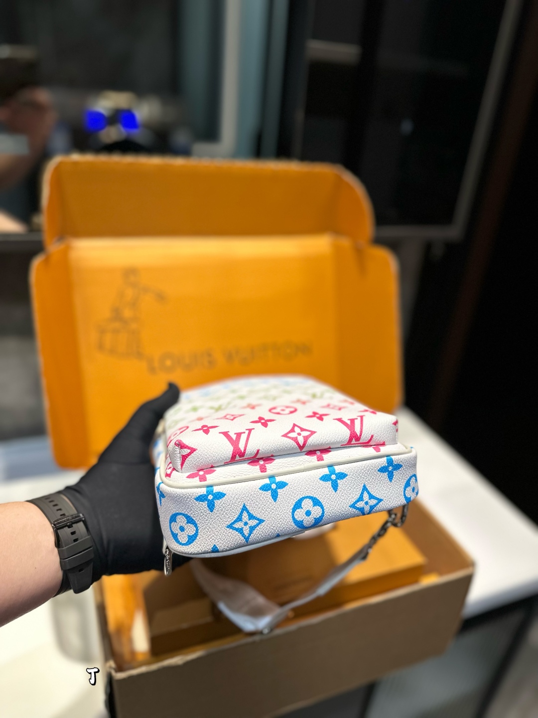 L-V New men's chest bag