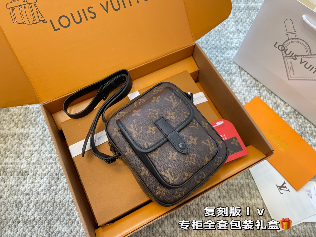 L-V CHRISTOPHER diagonal camera bag