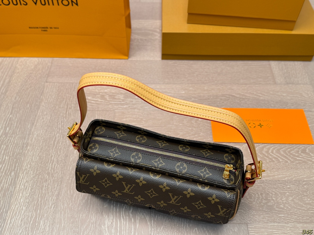 L-V Camel bag