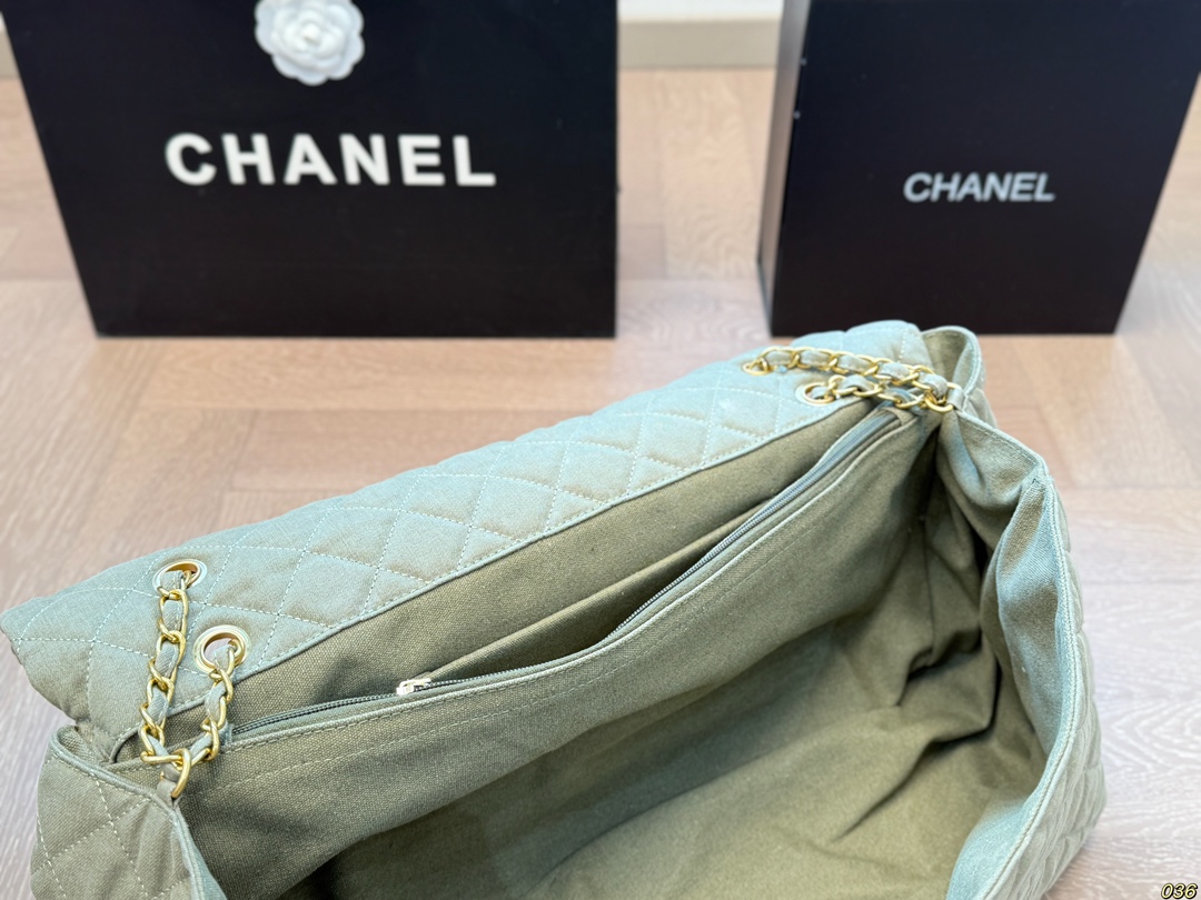 C-L Cowboy airport bag