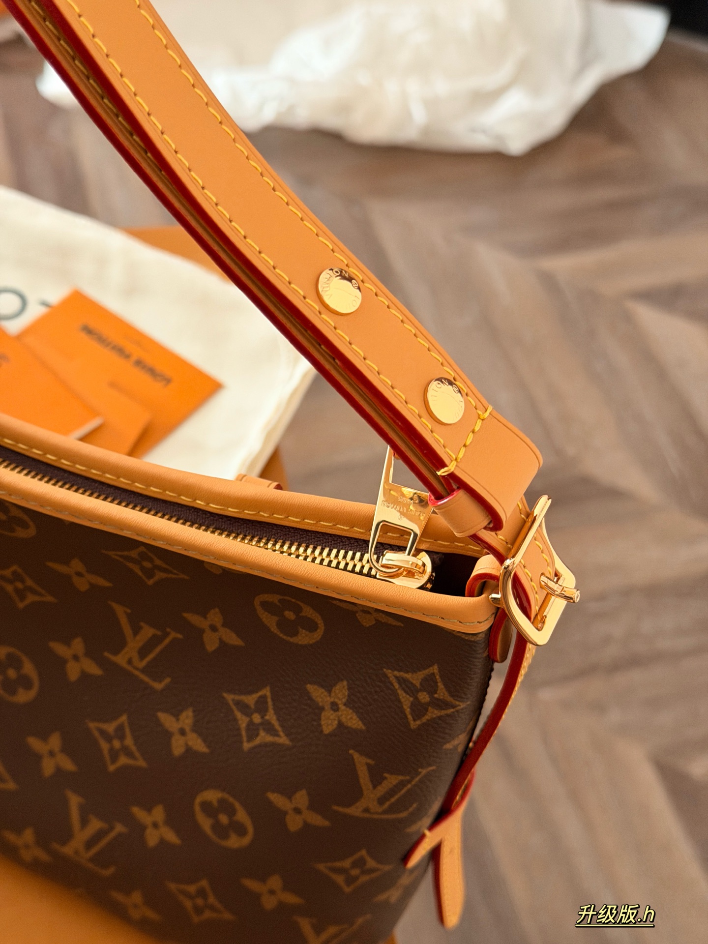 G-G Blondie portable camera bag