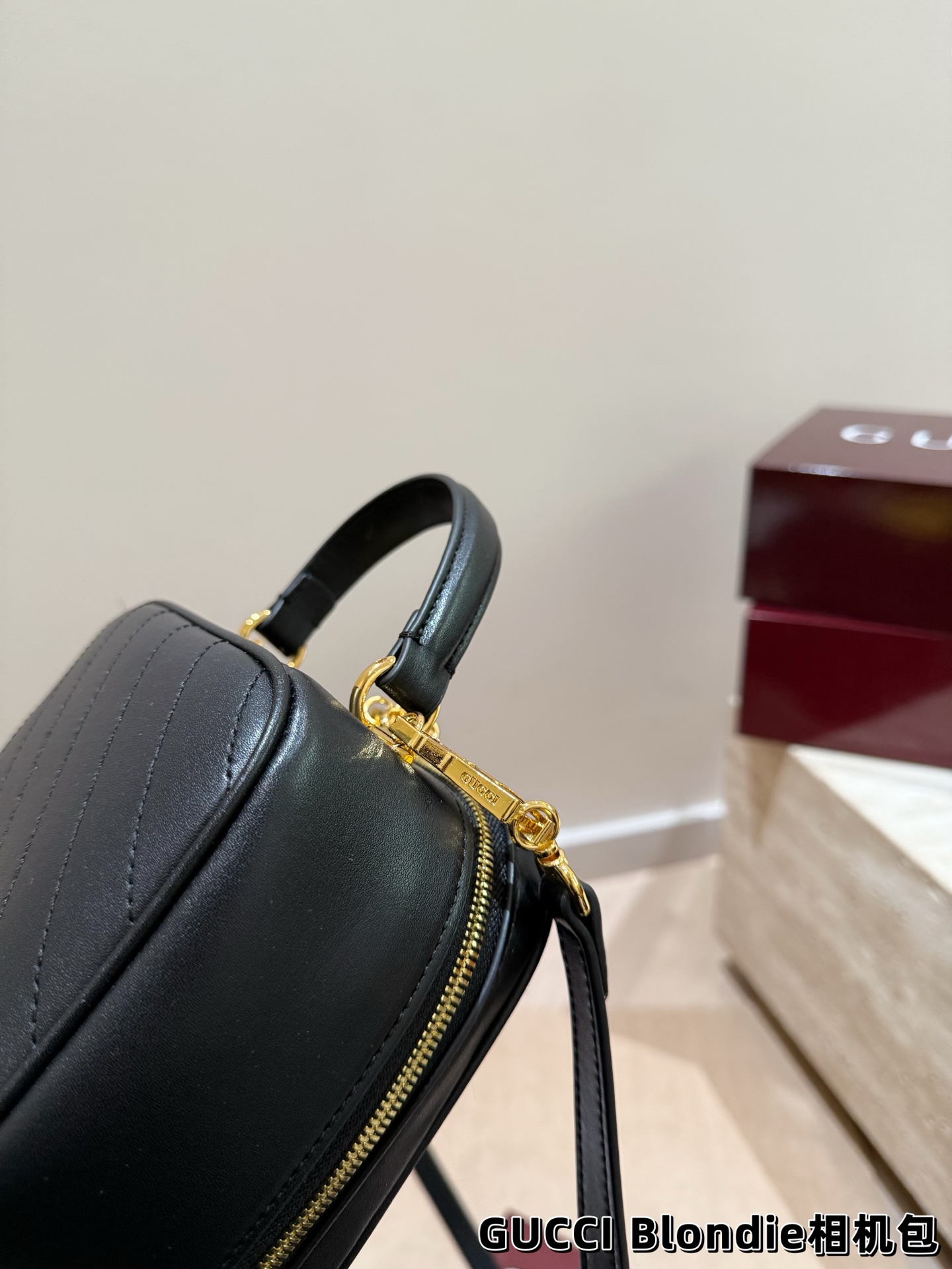 G-G Blondie portable camera bag