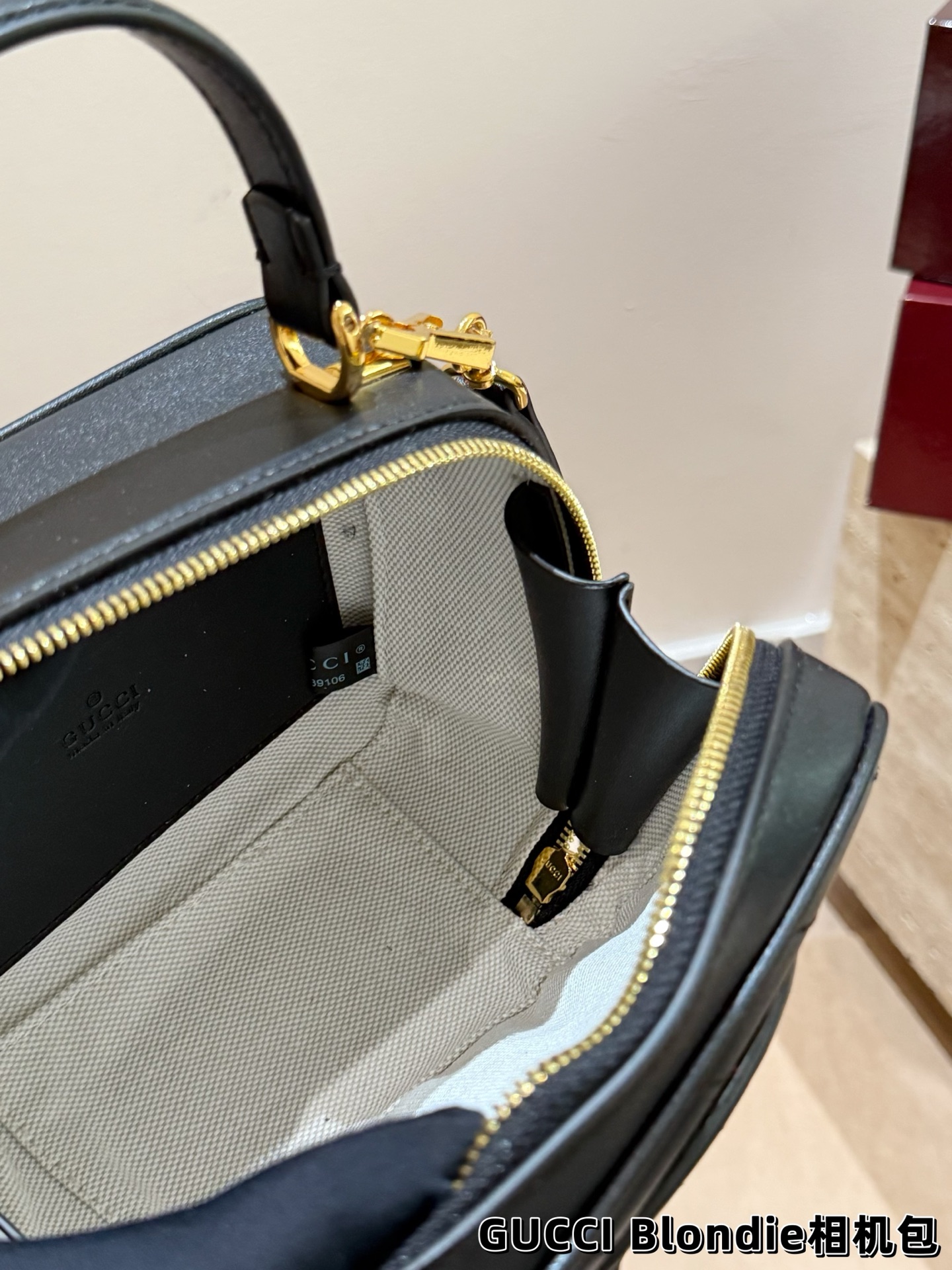 G-G Blondie portable camera bag