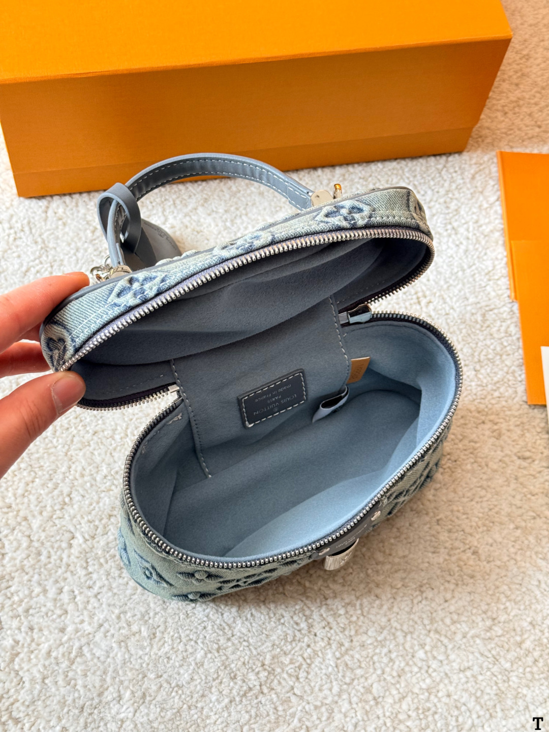 L-V Presbyopic series cosmetic case