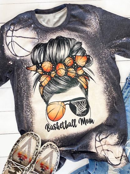 Basketball mom graphic tee