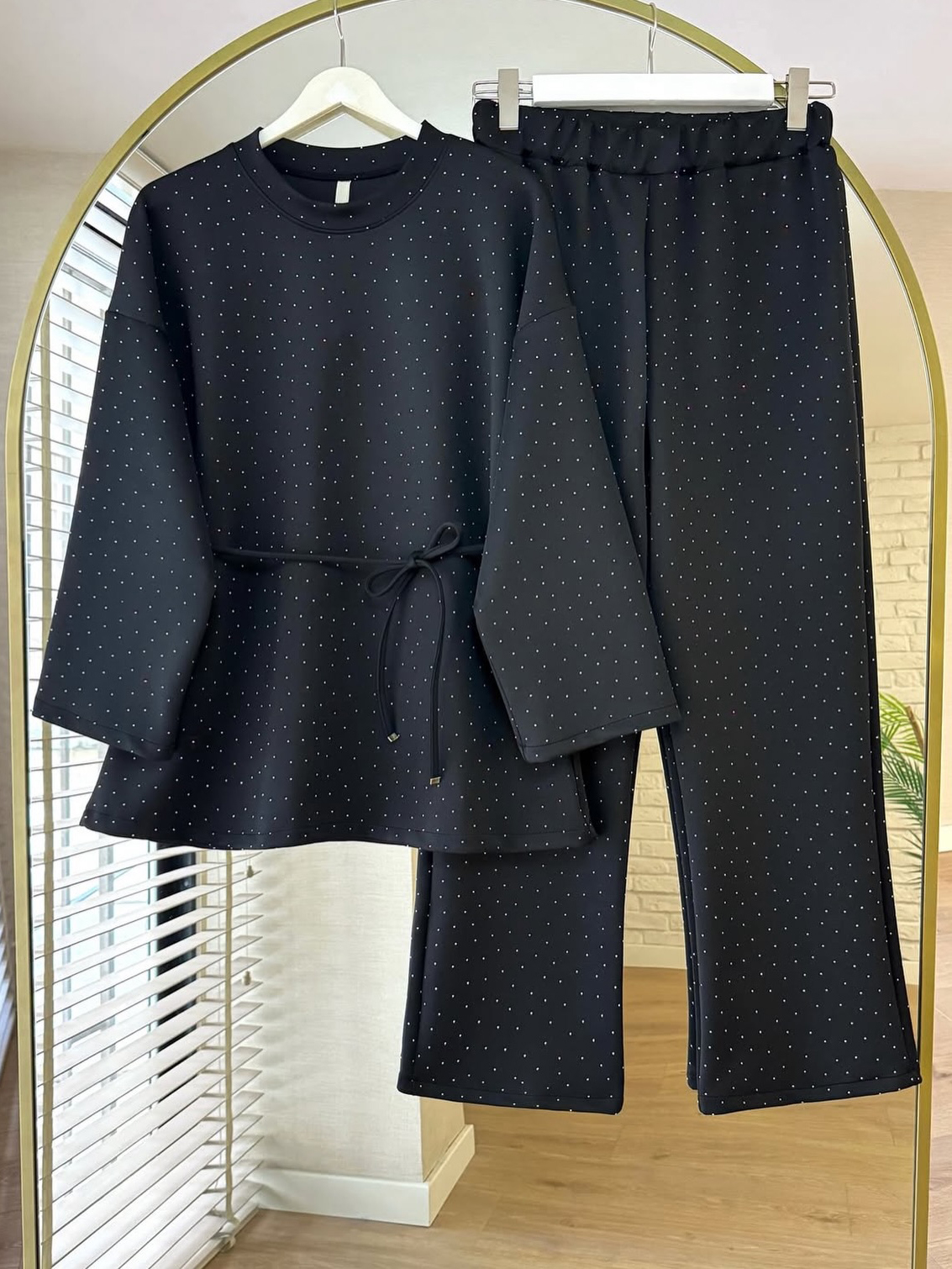 Women's fashionable casual polka dot print long sleeved two piece set