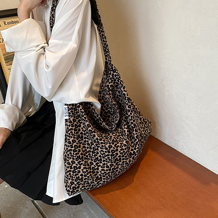 IG韓風豹紋大容量帆布肩背包-HaloBless