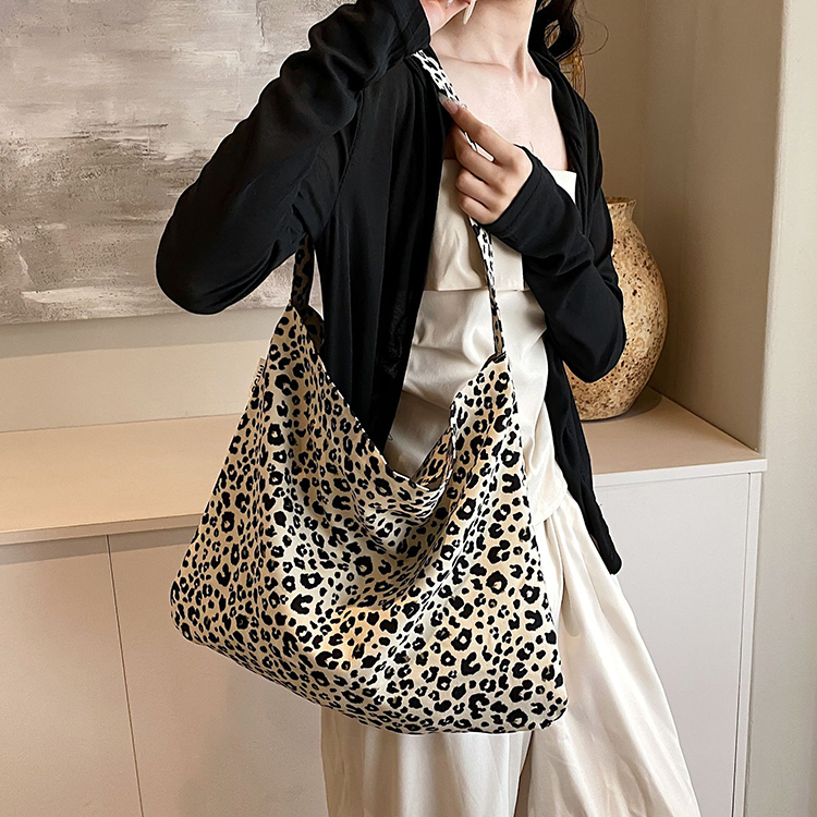 IG韓風豹紋大容量帆布肩背包-HaloBless