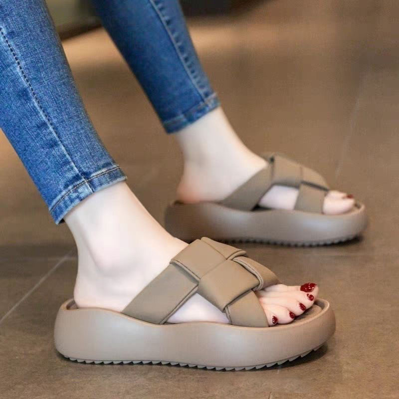 時尚外穿厚底編織平底高級感一字涼拖鞋-HaloBless