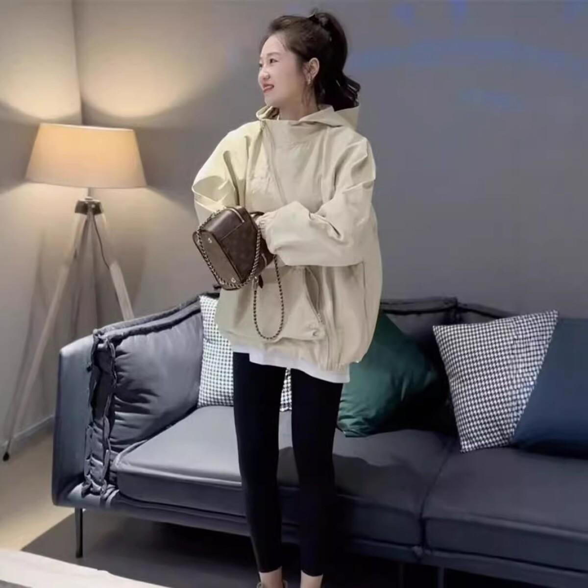 寬鬆連帽薄款透氣拉鏈不規則衝鋒衣外套-HaloBless