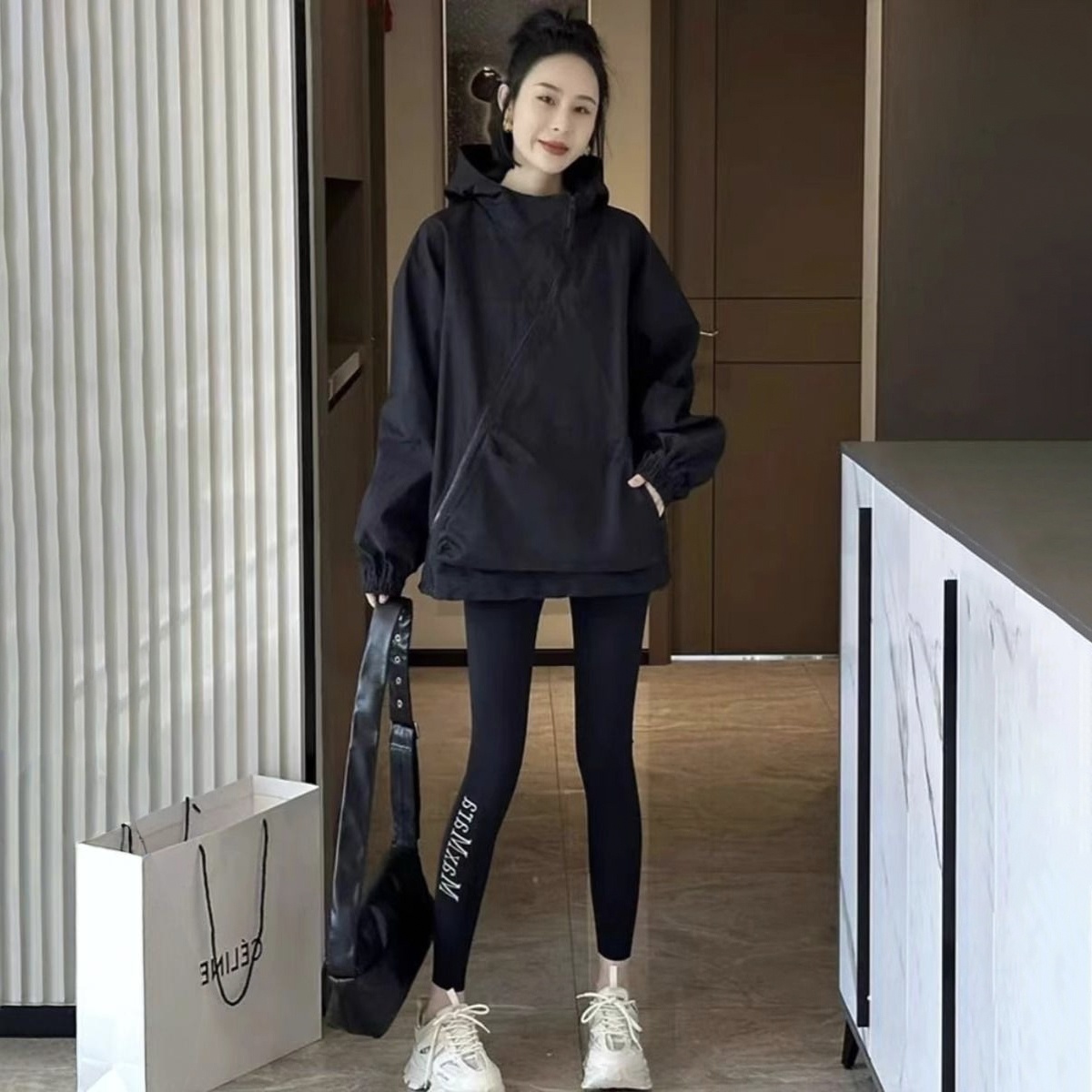 寬鬆連帽薄款透氣拉鏈不規則衝鋒衣外套-HaloBless