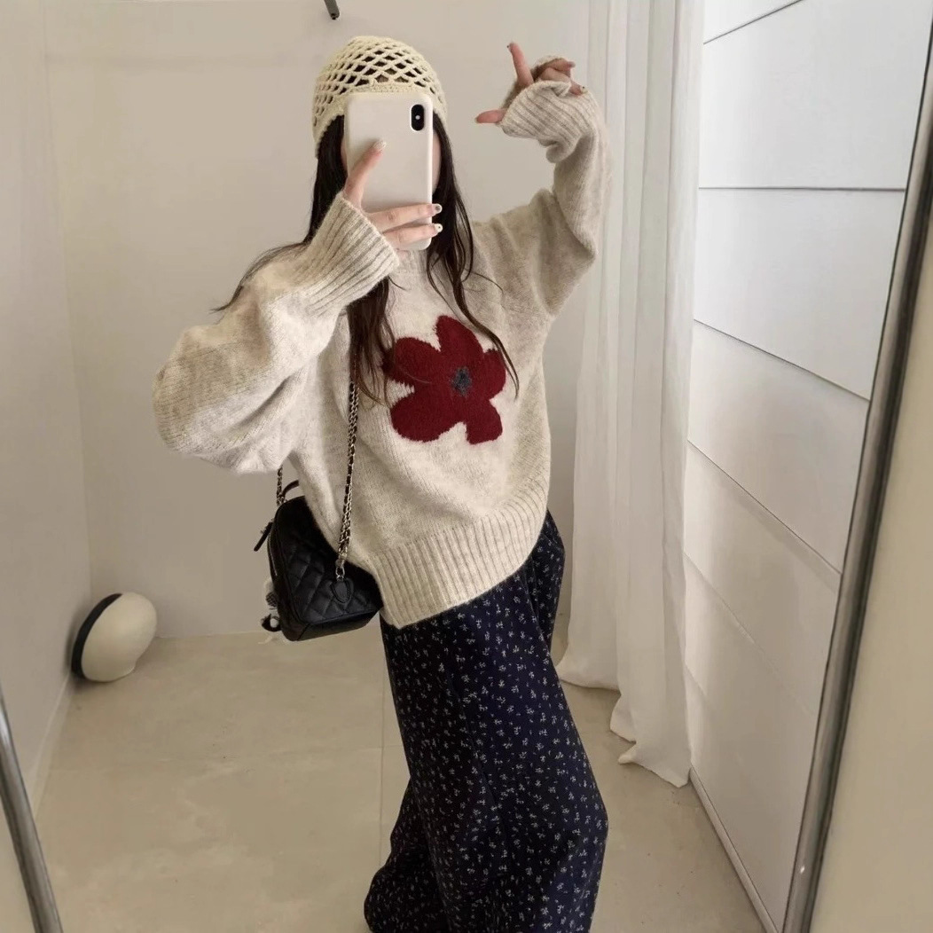 韓系花朵提花圓領短版套頭針織毛衣