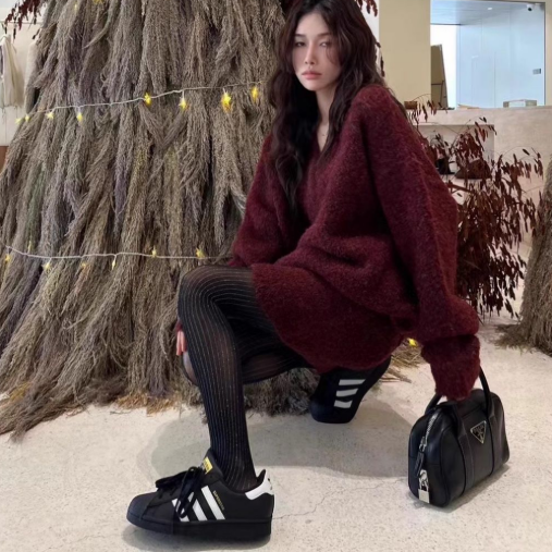 【整套】軟慵懶v領針織衫+顯瘦高腰半身裙兩件套