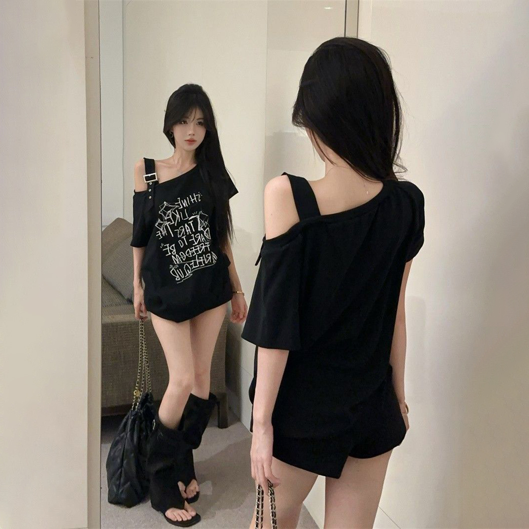 露肩設計韓版字母塗鴉印花斜肩短袖T恤