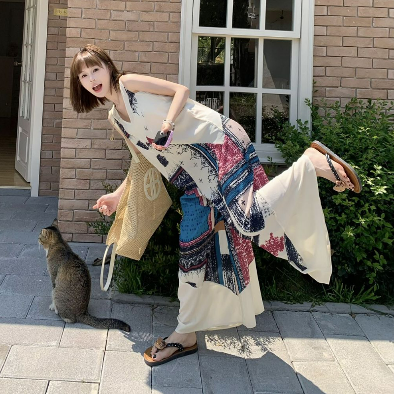 海島風V領無袖復古印花休閒闊腿背帶連體褲-HaloBless