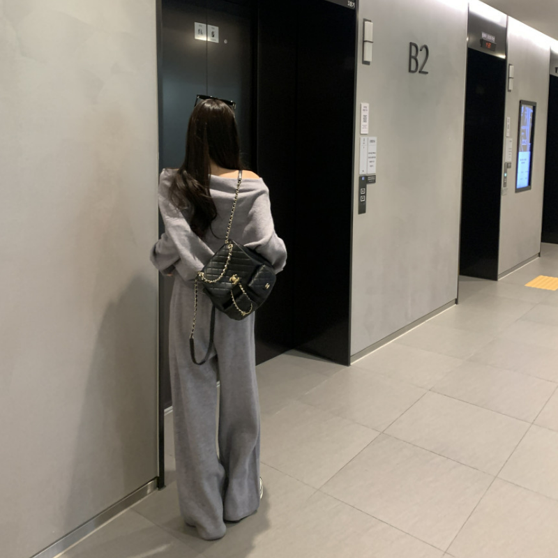 【整套】法式高級感一字領露肩毛衣+高腰針織直筒長褲兩件套