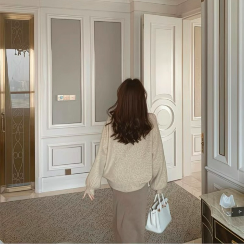 高級感V領慵懶風顯瘦鬆針織衫