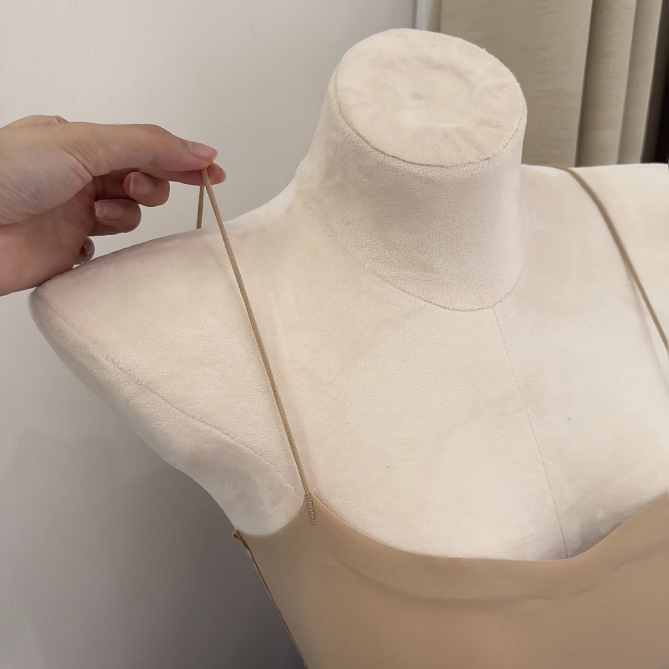 細肩帶不勒肉薄款純色涼感無痕內衣