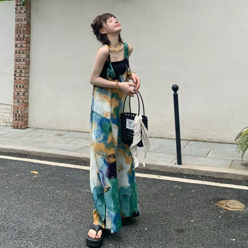 清涼顯白海島藍V領寬鬆闊腿背帶連體褲-HaloBless