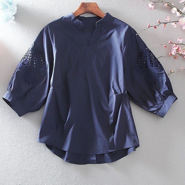 純棉V領氣質中袖鏤空大碼顯瘦襯衫-HaloBless