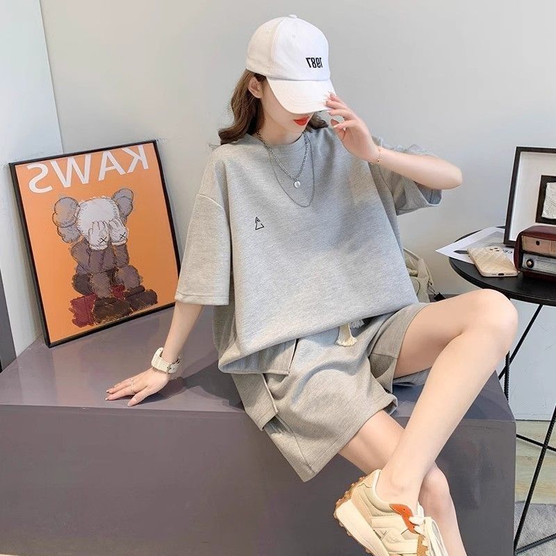 【整套】時尚洋氣減齡寬松遮肉短袖T恤+休閑運動短褲兩件套