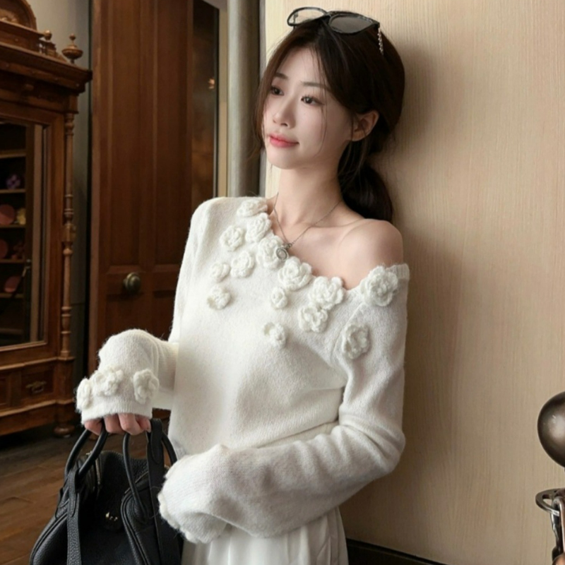 露肩立體花朵花朵設計短版針織衫