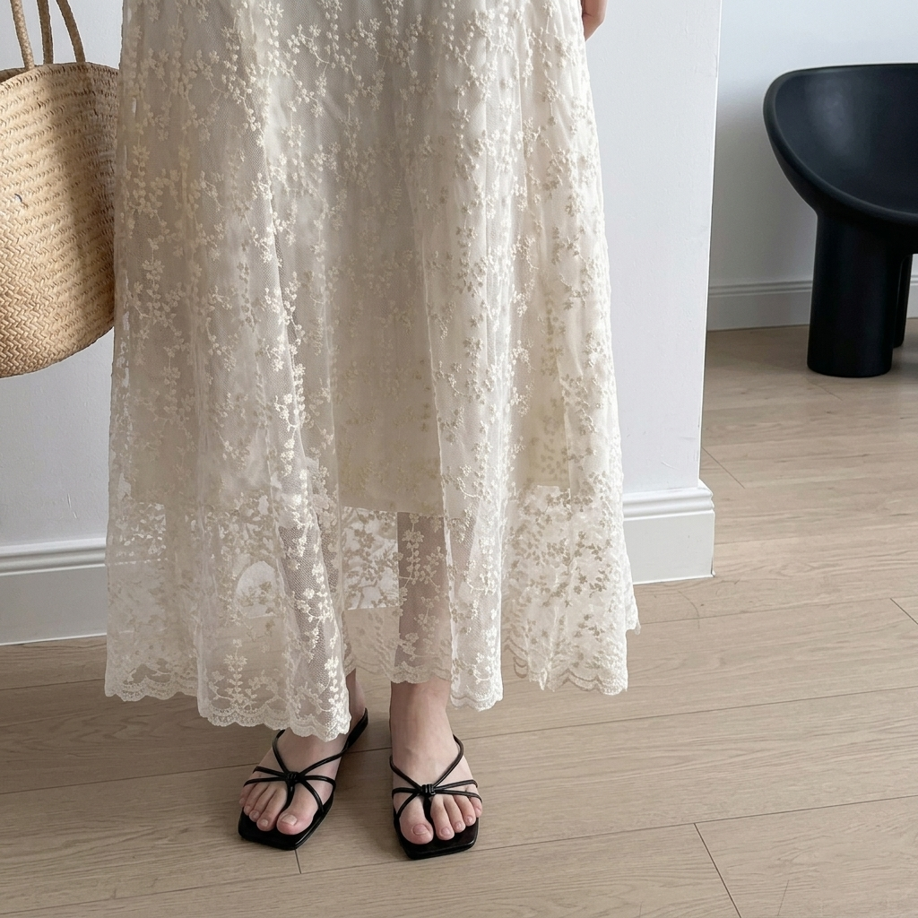 法式氣質溫柔蕾絲刺繡碎花顯瘦百搭吊帶洋裝