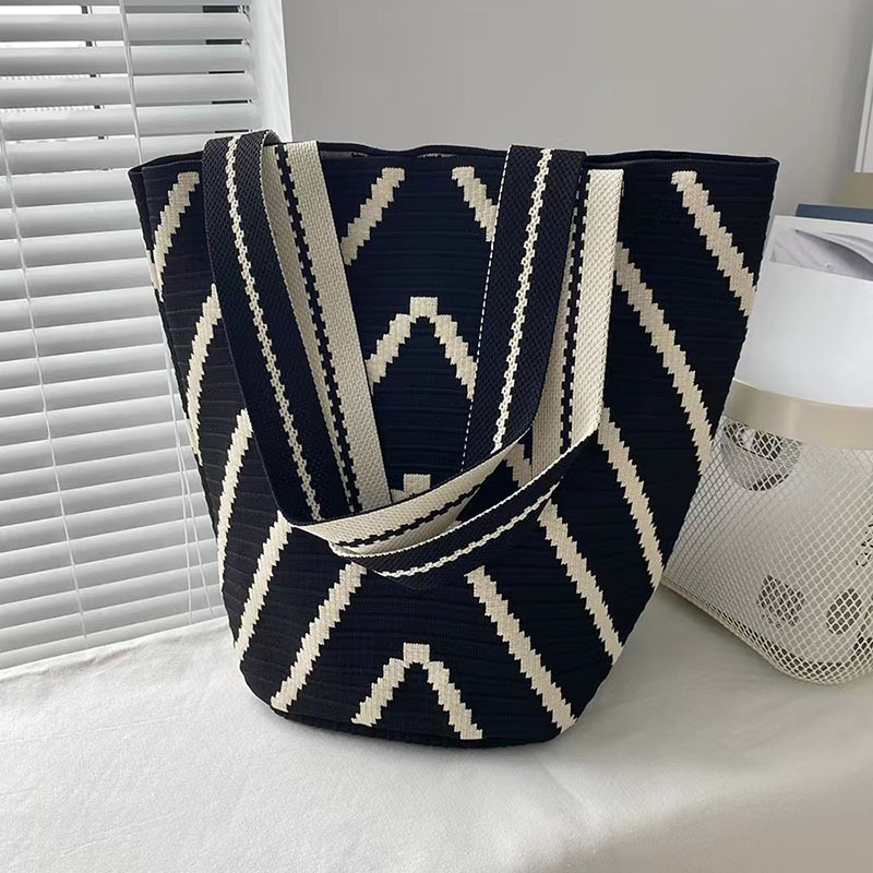 簡約條紋大容量通勤百搭時尚單肩編織腋下包-HaloBless