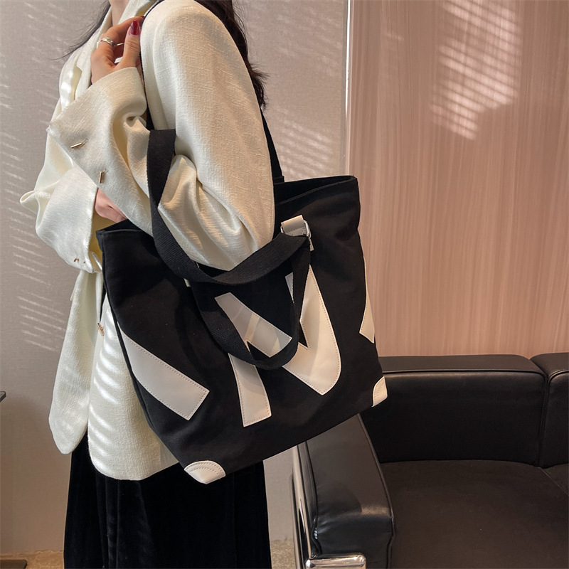 韓版質感厚實雙面壓花字母帆布手提袋-HaloBless