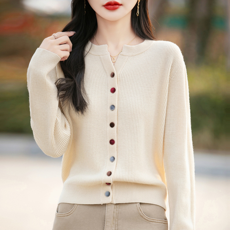 V領純色抽條彩扣寬鬆百搭針織開衫-HaloBless