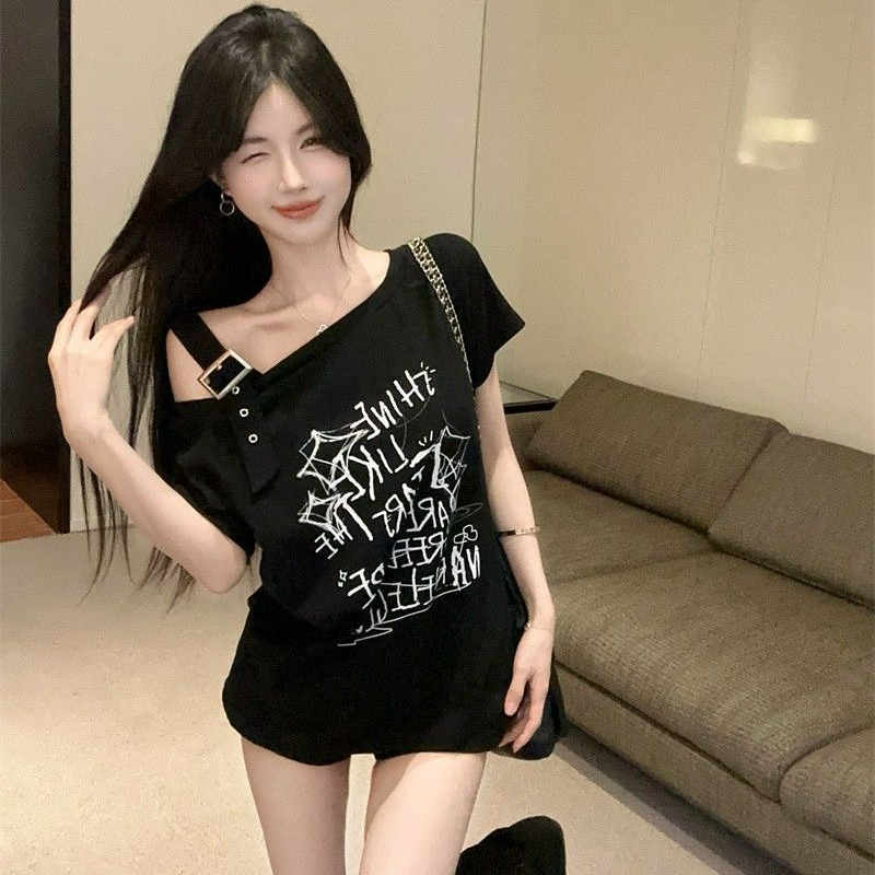 露肩設計韓版字母塗鴉印花斜肩短袖T恤