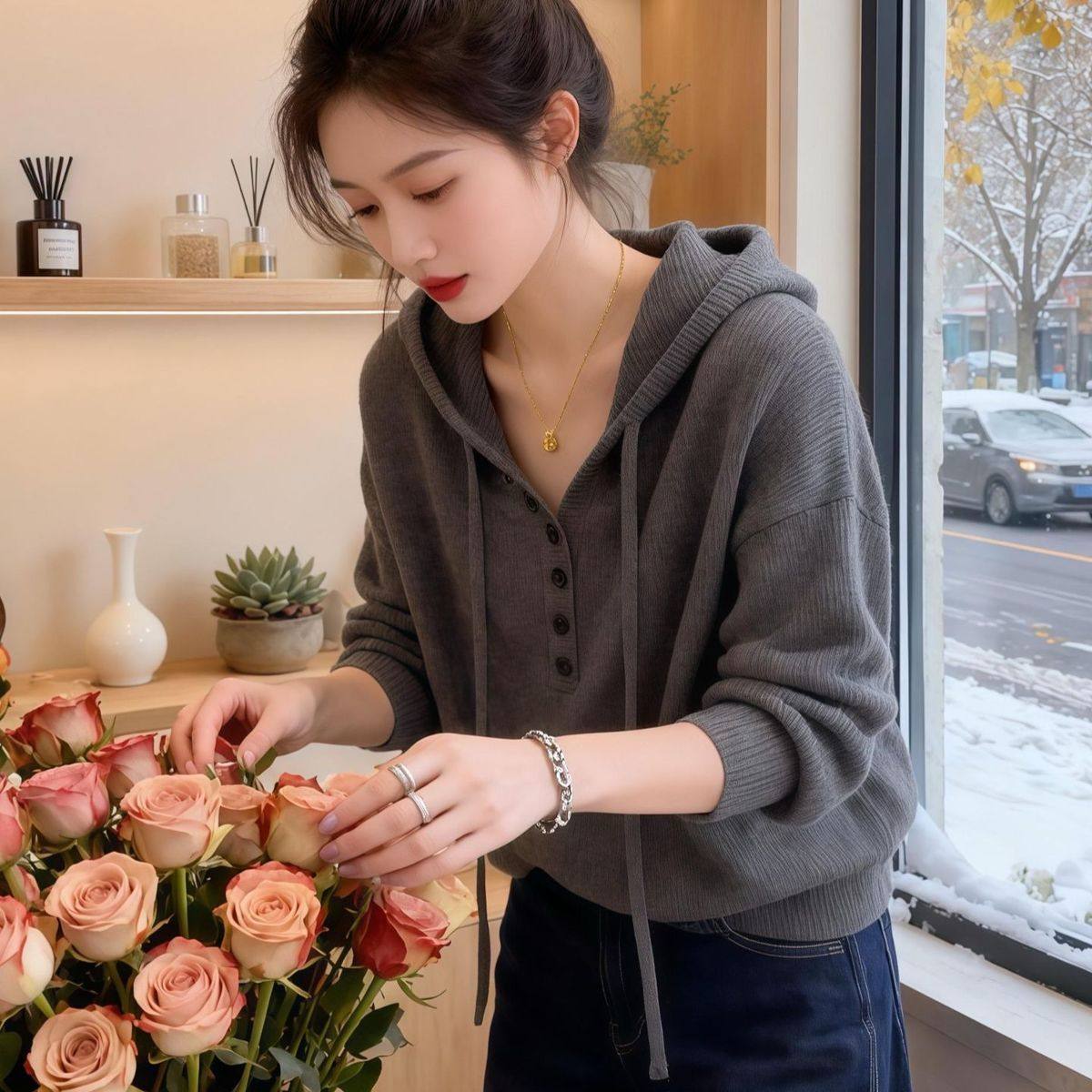 設計感素色寬鬆慵懶抽繩連帽針織衫