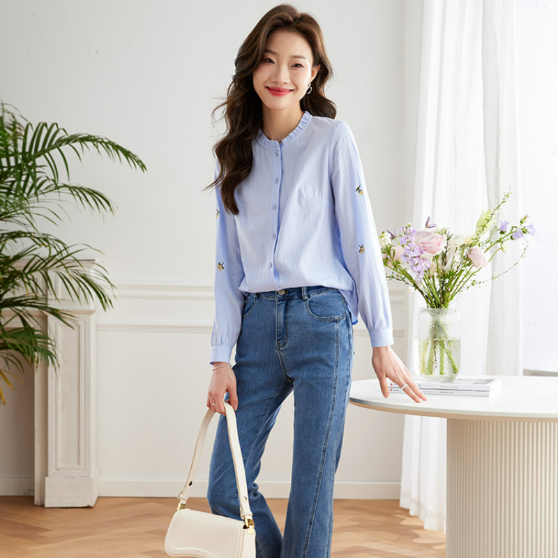 法式木耳邊立領氣質刺繡長袖襯衫-HaloBless