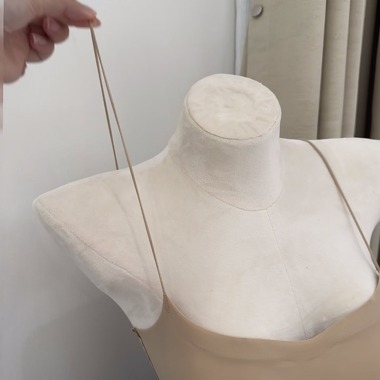 細肩帶不勒肉薄款純色涼感無痕內衣