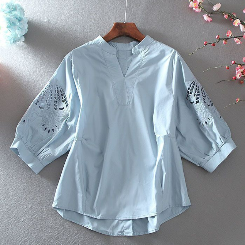 純棉V領氣質中袖鏤空大碼顯瘦襯衫-HaloBless