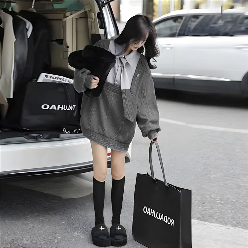 假兩件灰色慵懶風POLO領外穿設計感領帶衛衣-HaloBless