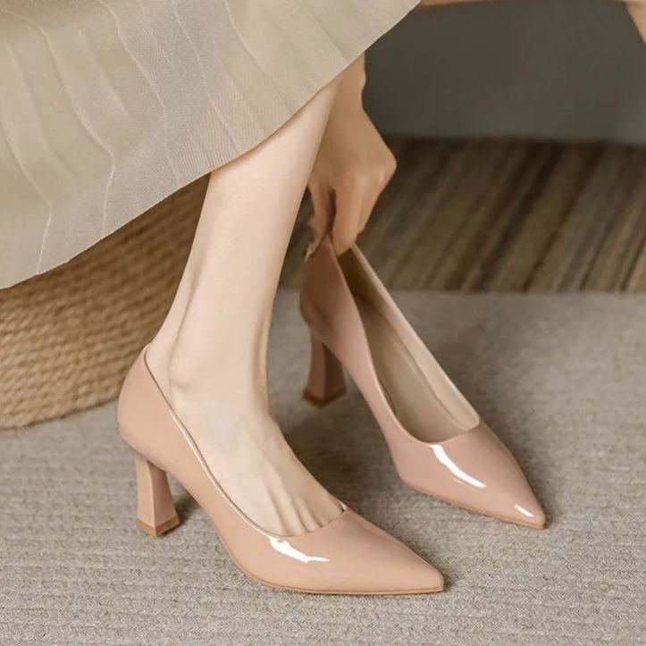 尖頭職業通勤單舒適粗跟高跟鞋-HaloBless