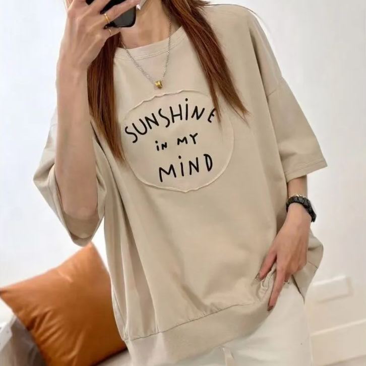 大碼貼布字母印花寬鬆圓領七分袖t恤-HaloBless