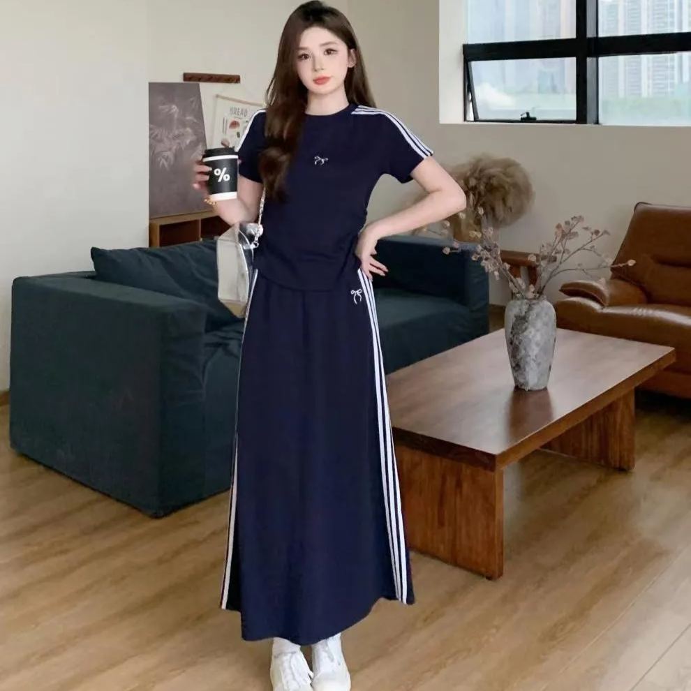 【套裝】慵懶風休閒時尚短袖t恤高腰A字裙運動風兩件套裝-HaloBless