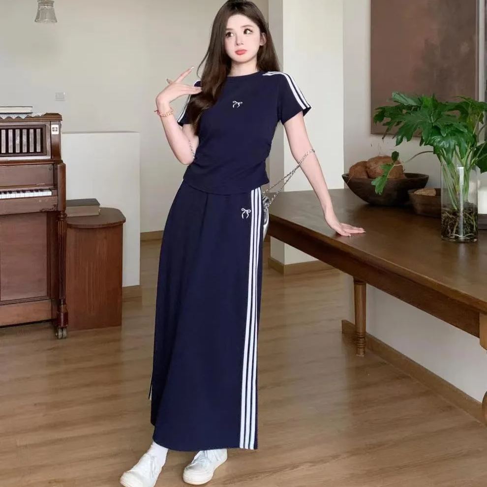 【套裝】慵懶風休閒時尚短袖t恤高腰A字裙運動風兩件套裝-HaloBless