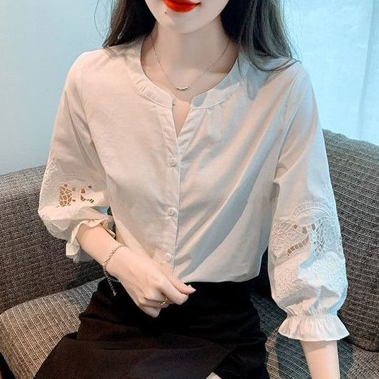鏤空刺繡泡泡袖別緻五分袖雪紡襯衫