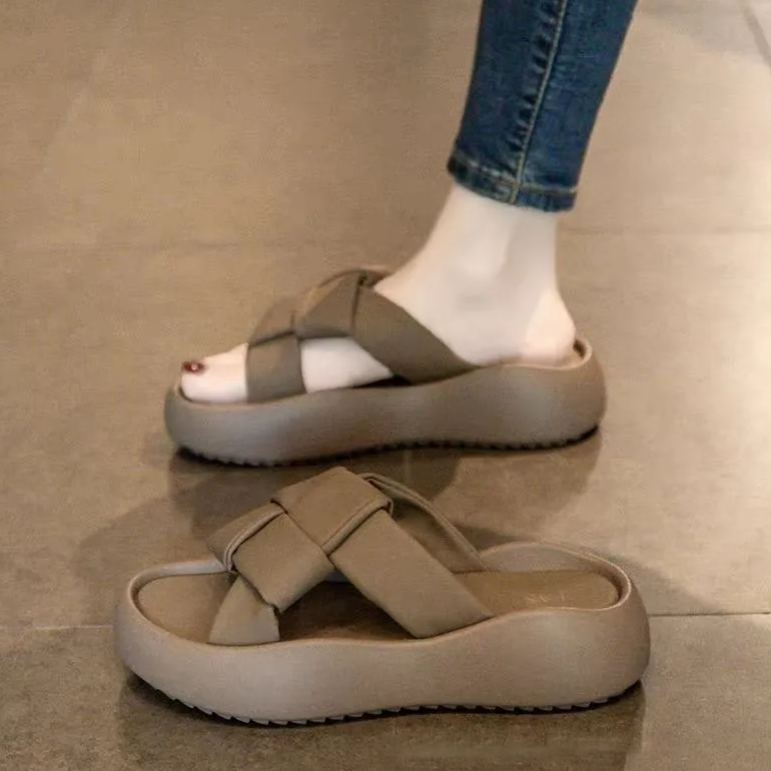 時尚外穿厚底編織平底高級感一字涼拖鞋-HaloBless