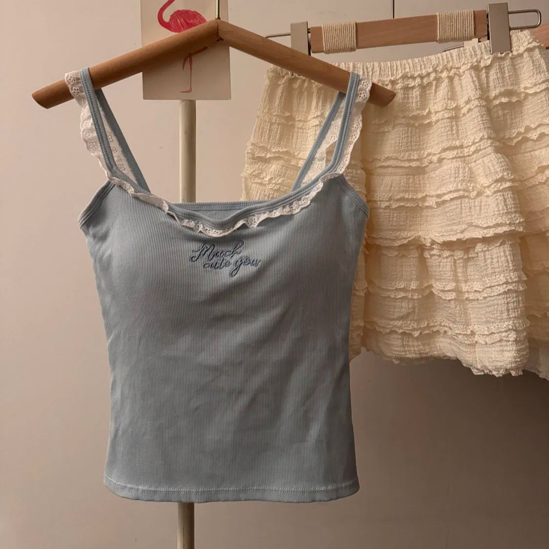 純欲蕾絲刺繡帶胸墊美背設計感顯瘦吊帶背心-HaloBless