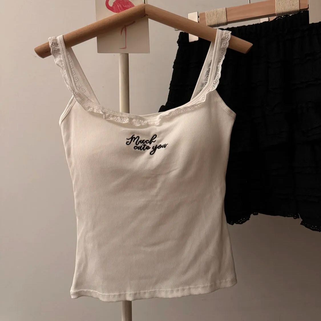 純欲蕾絲刺繡帶胸墊美背設計感顯瘦吊帶背心-HaloBless