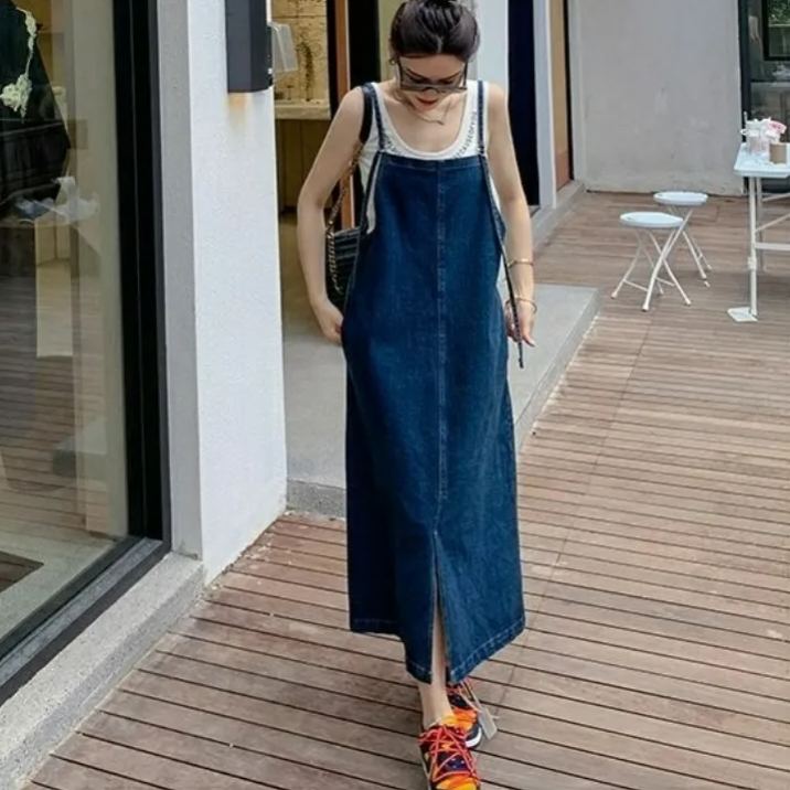 寬鬆減齡宽鬆型薄款開叉吊帶牛仔洋裝-HaloBless
