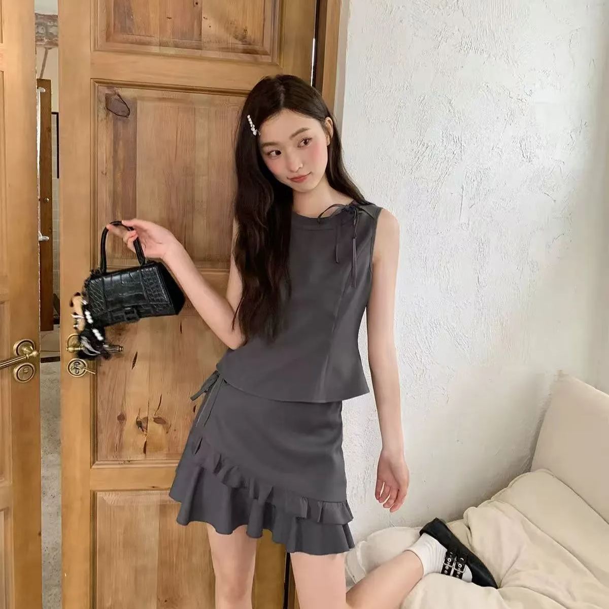 【整套】蝴蝶結綁帶圓領無袖衫荷葉邊高腰A字半身裙兩件套裝 商品圖 1