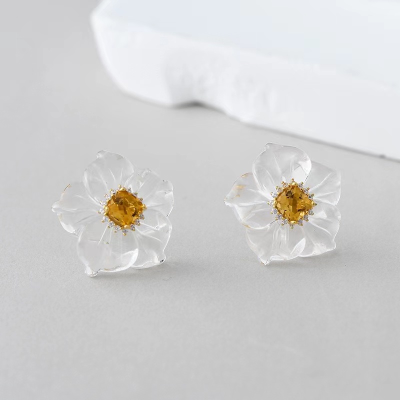 Flower Earrings、flower stud earrings、white flower earrings