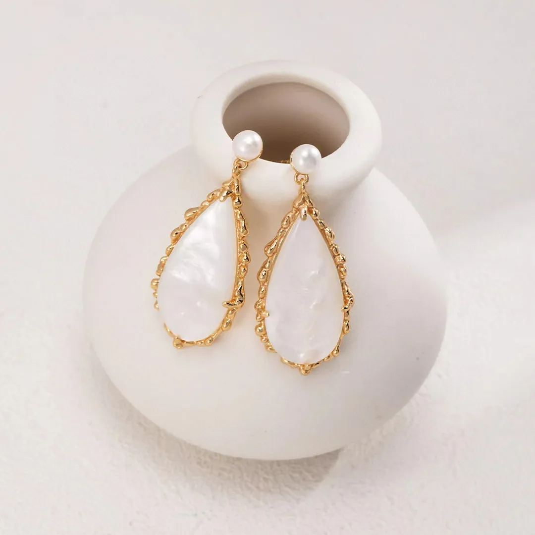 Shell Earrings、gold shell earrings、cowrie shell earrings