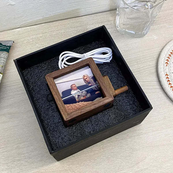Customized Hand Cranked Flip Photo Frame Animation Machine - Mother's Day Gift, Gift For Mom, Dad, Couple